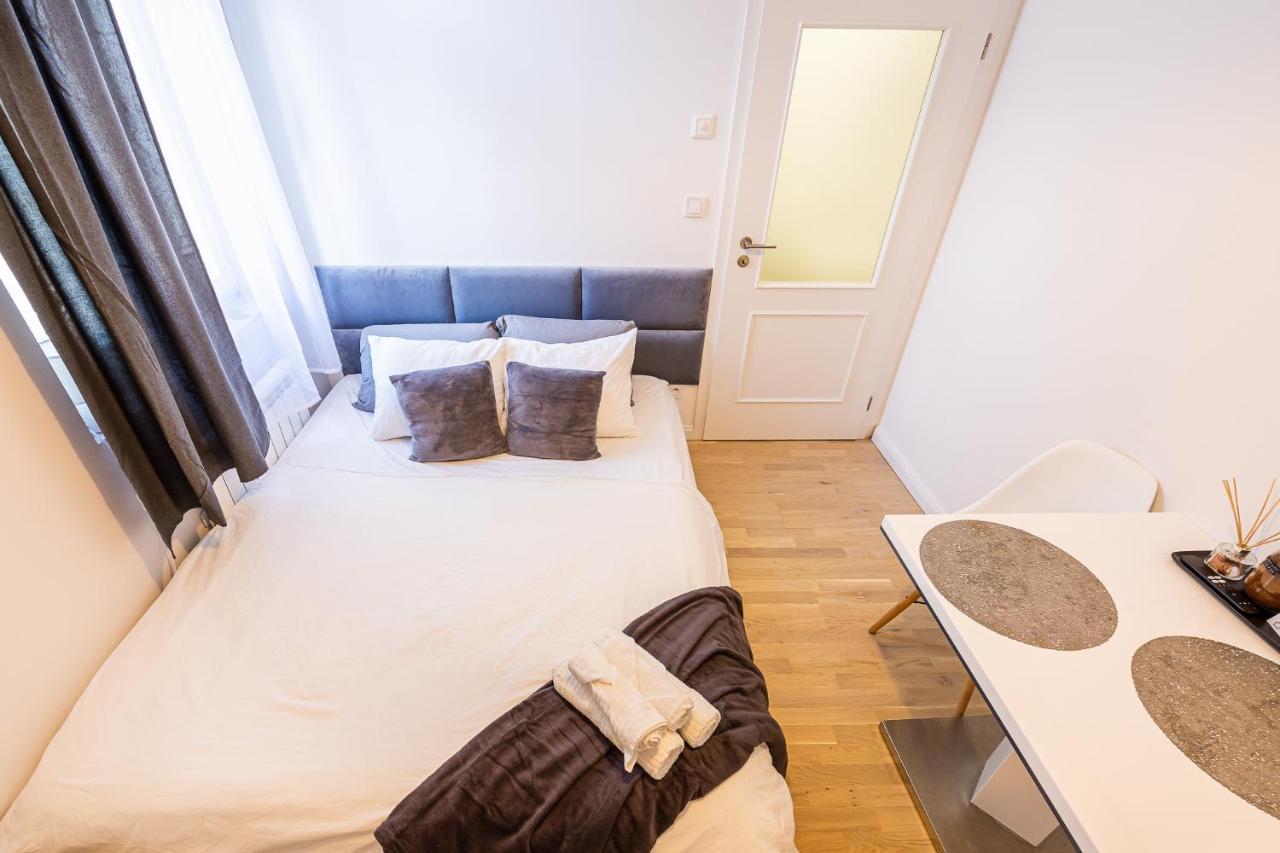 Cozy Apartment In City Center Praag Buitenkant foto